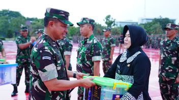 قائد القوات المسلحة الإندونيسية يعطي تالي آسيه والعمرة المجانية للجنود وموظفي الخدمة المدنية في القوات المسلحة الإندونيسية