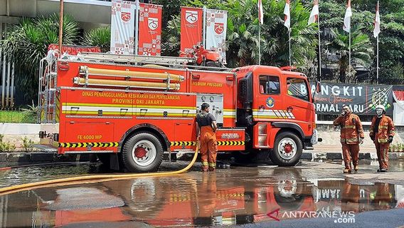 グランドインドネシアモールパネルルームが電気短絡により焼失