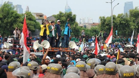 Hindari Kerusuhan Aksi Demo Mahasiswa; PT KAI Alihkan Keberangkatan Stasiun Kereta Api 