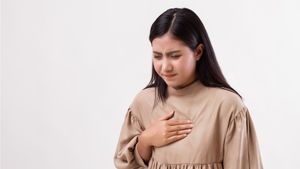 Penyebab Sakit Bawah Payudara Kanan, Gejala dan Penanganannya