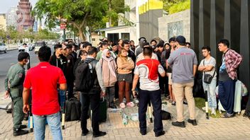 السفارة الكمبودية في بنوم بنه تعالج 991 حالة من مواطني كمبوديا المتورطين في شبكة احتيال إلكتروني في غضون أربعة أيام