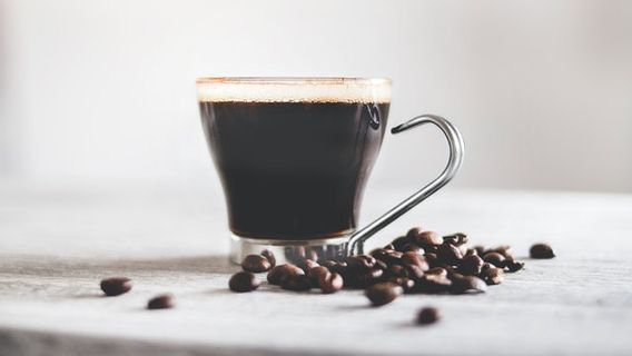 4 Kebiasaan Buruk Minum Kopi yang Bisa Picu Kerusakan Otak