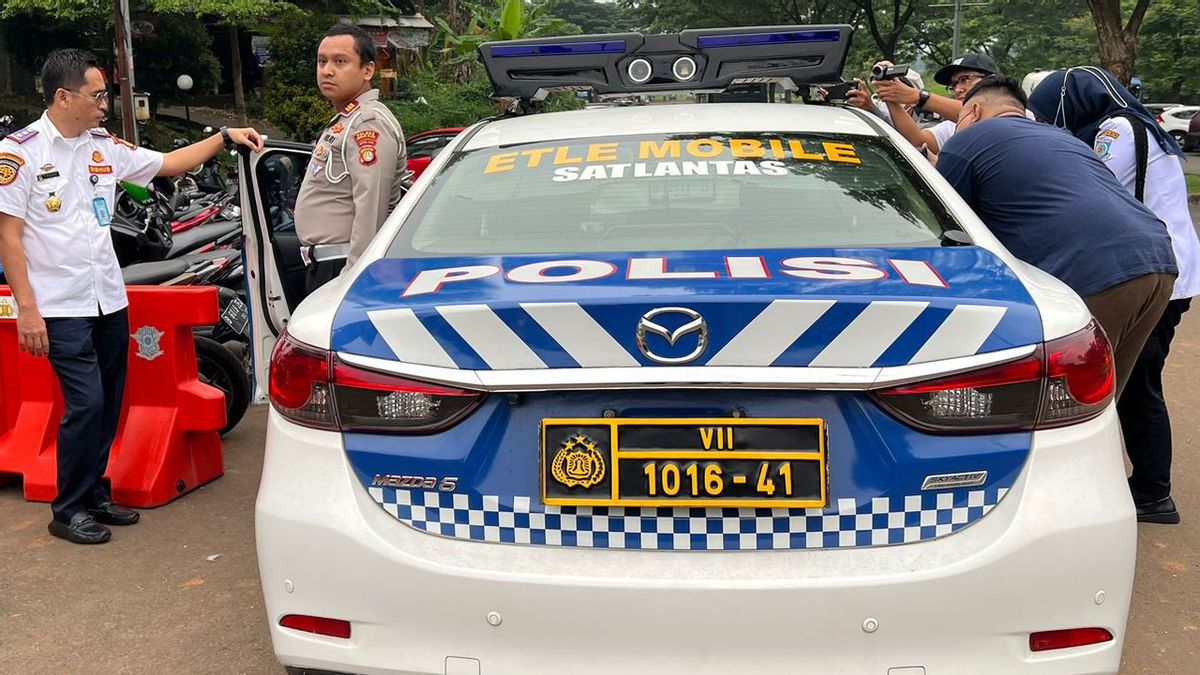 Jesicca, A Woman Who Climbed A Patrol Car Has Not Been Tested By The Urine Of The East Jakarta Police