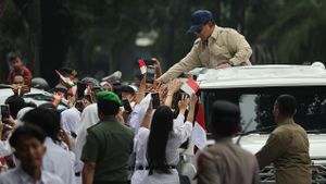 Enthusiasm of the People to Welcome President Prabowo in Bandung