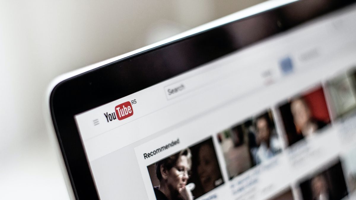 يوجياكارتا - يبطئ موقع يوتيوب الوصول إلى موقع الويب لمستخدمي حظر الإعلانات