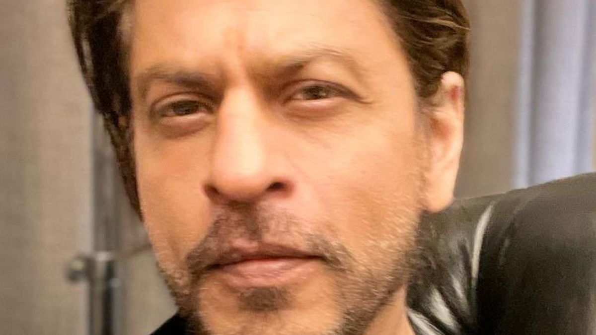 Shah Rukh Khan Meninggal karena Kecelakaan Pesawat, Benarkah? Simak Faktanya