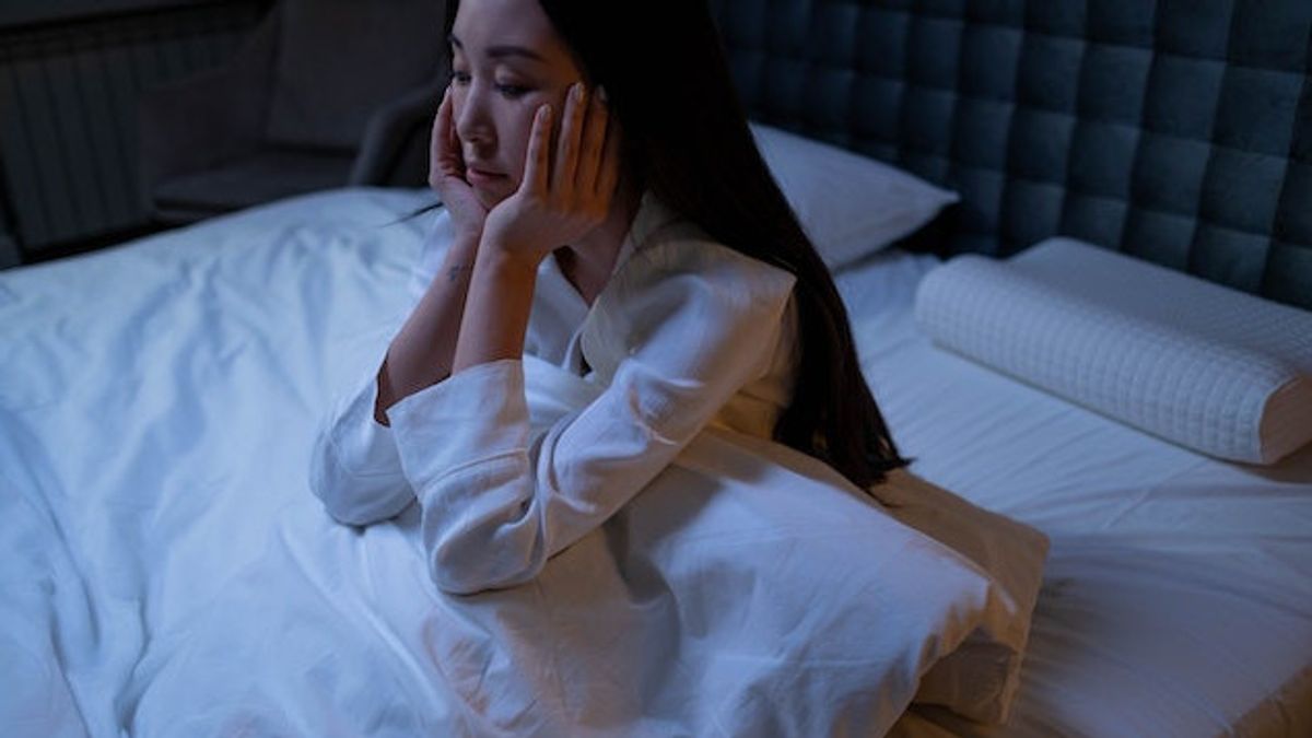 Often Listen To Music Ahead Of Sleep, Experts Call It Instead Can Make Sleep Perturbed