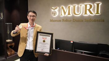CEO Indodax Oscar Darmawan Raih Penghargaan MURI