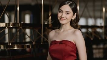 Syifa Hadju Rayakan Ultah Pakai Gaun Warna Merah, Intip 7 Potretnya yang Elegan