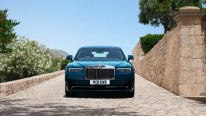 Rolls-Royce Ghost Facelift: Lebih Mewah, Lebih Canggih, Siap Debut di 2025