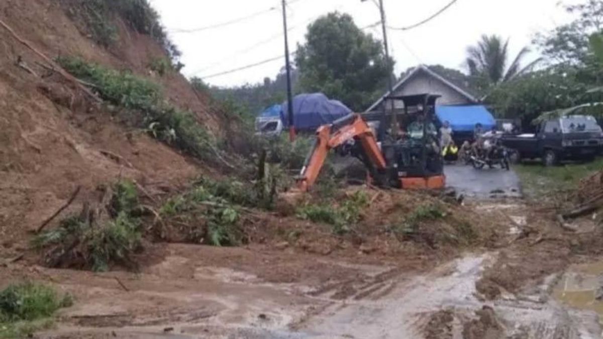 Longsor Putus Akses Jalan, BNPB Catat 858 Warga Terisolasi di Sidenreng Rappang Sulsel  