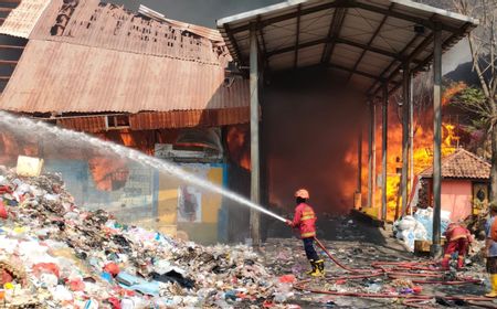 Kebakaran TPA Rawa Kucing Belum Padam, Pemkot Tangerang Buat Penampungan Air Bantu Damkar