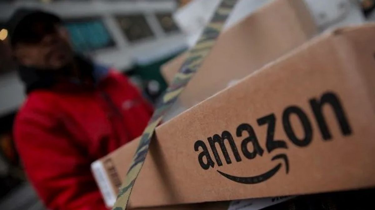 Amazon Mengirim Paket Pakai Drone di California