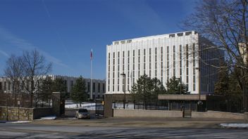 ワシントンのロシア大使は、米国は60人の外交官のためのビザ延長を遅らせると言います, 他の40人はモスクワで拘束されています