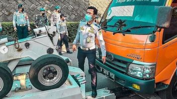 Dishub DKI Awasi Kendaraan Halangi Jalan di Sekitar Lokasi Demo 11 April, Bakal Diderek