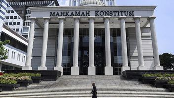 Talking About The European Cup And CR9, Denny Indrayana Explains The Lawsuit For The South Kalimantan Gubernatorial Election To The Constitutional Court, Alluding To Money Politics