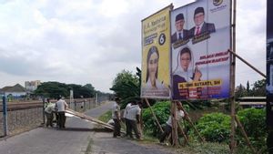 Ganggu Perlintasan KA, Bendera Parpol dan APK di Sleman Ditertibkan Bawaslu