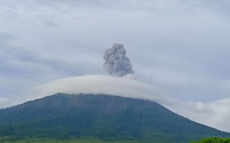 Gunung Ili Lewotolok Erupsi Lontarkan Abu Setinggi 1.000 Meter