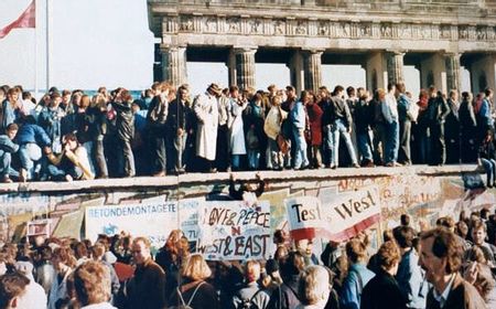 Kala Timur dan Barat Jerman Dipisah Tembok Berlin