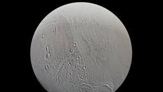 The Moon In Saturn Sprays Water Into Space, Claimed To Contain Materials For Life