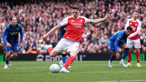 Arsenal Lose at Home, Gyokeres Blames Emirates Grass