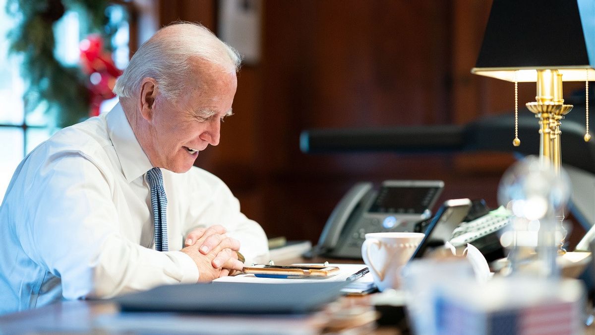 Le Président Joe Biden Signe Un Décret Interdisant D’investir Dans Des Entreprises Chinoises