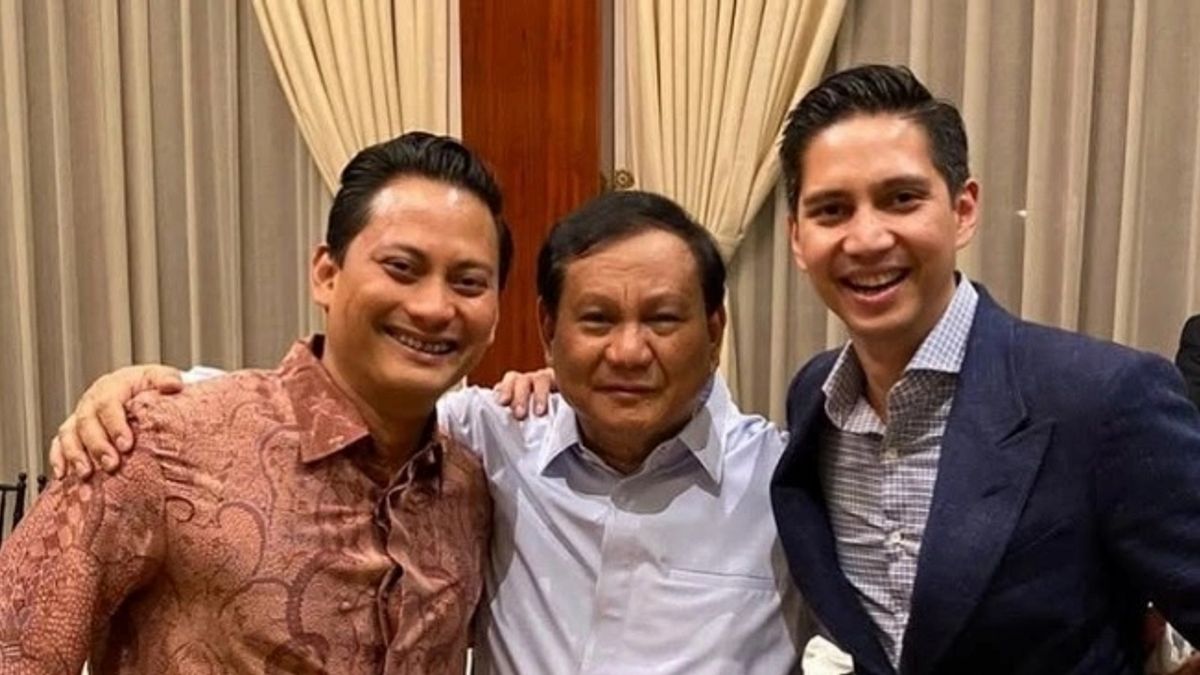 Politicization of Filling Positions in the Constitutional Court and Bank Indonesia