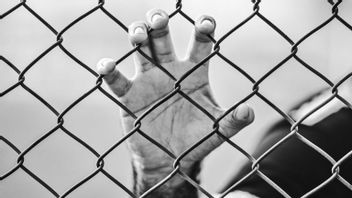 今年早些时候，两名囚犯从拉帕斯拉哈特逃脱，雅索纳部长的手下立即要求进行彻底的评估。