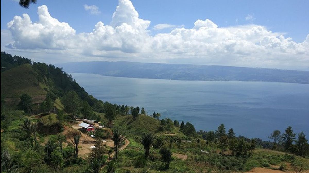 15 Hectares De Terres Dans La Région Du Lac Toba Brûlés