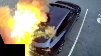 باستخدام مكب Abal-abal ، انفجرت سيارة تسلا الكهربائية أثناء حمول الطاقة