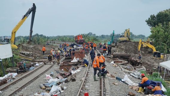 Sebanyak 30 Perjalanan KA Semarang-Surabaya Masih Dialihkan