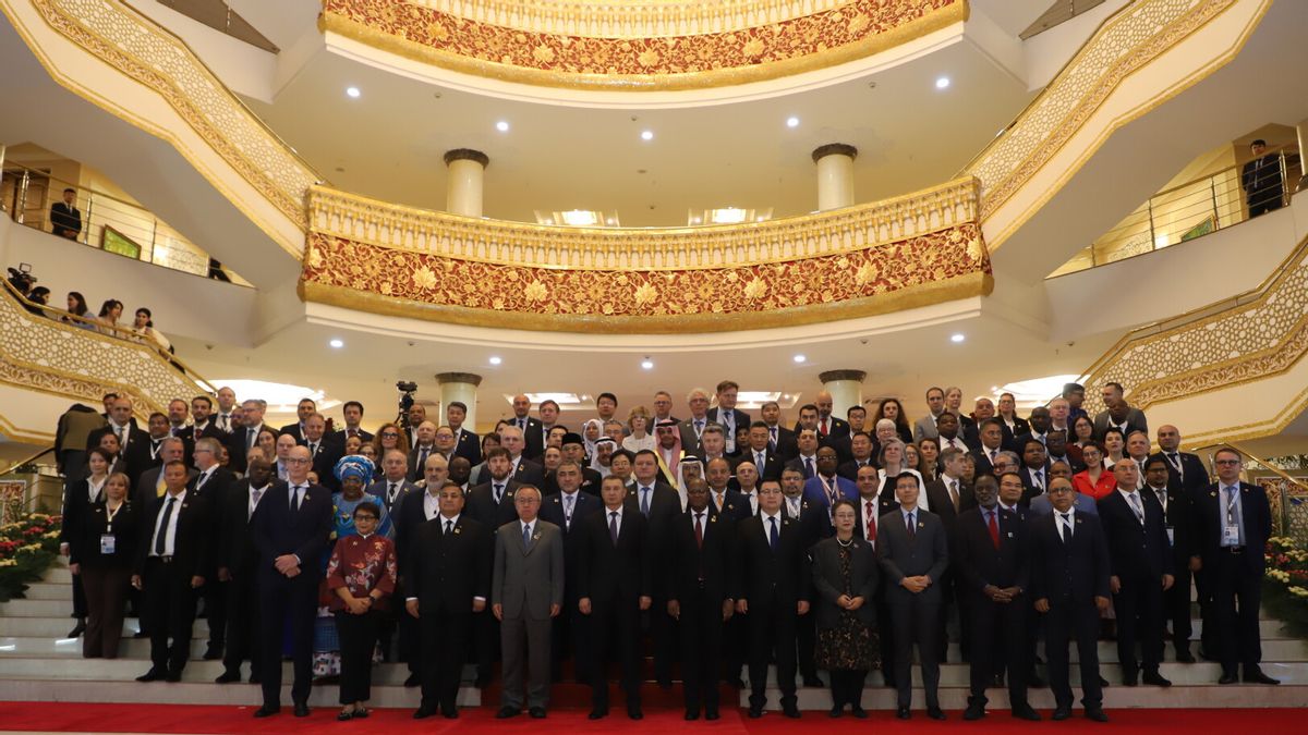 Wamenlu Tata warns that future global competition is expected to be related to the control and access to water.