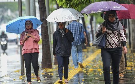 Cuaca 16 Januari, Sebagian Besar Kota di Indonesia Diguyur Hujan Selasa Siang