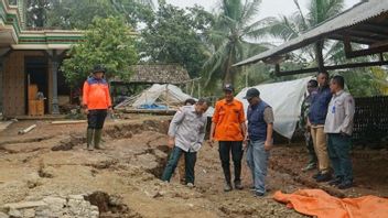 East Java BPBD Checks Condition Of Liquefaction In Ponorogo, Head Of Village Asks Residents To Relocate