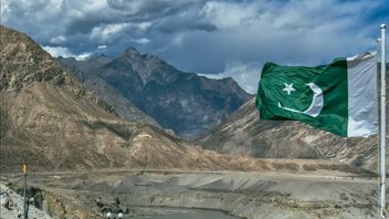 पाकिस्तान ने अफगानिस्तान पर हमला किया, 80 टैंक नष्ट हो गए