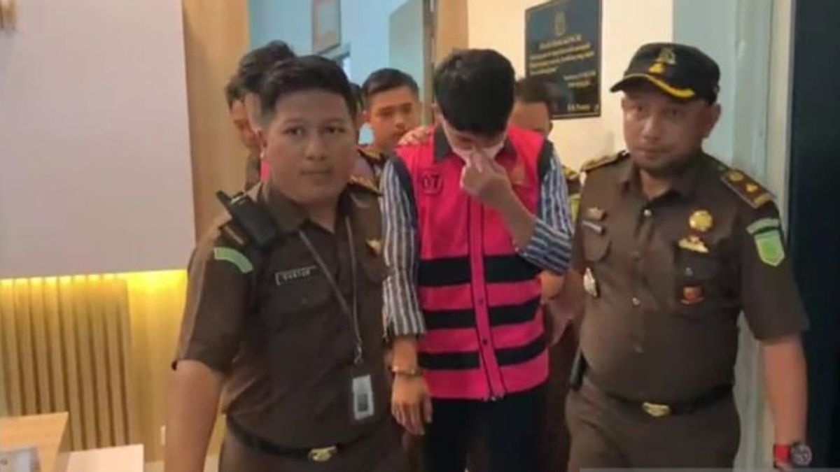 Teller, Customer Service And South Sumatra Bank Satpam Babel Suspects Of Corruption In Embezzlement Of Customer Funds Detained By The Prosecutor's Office