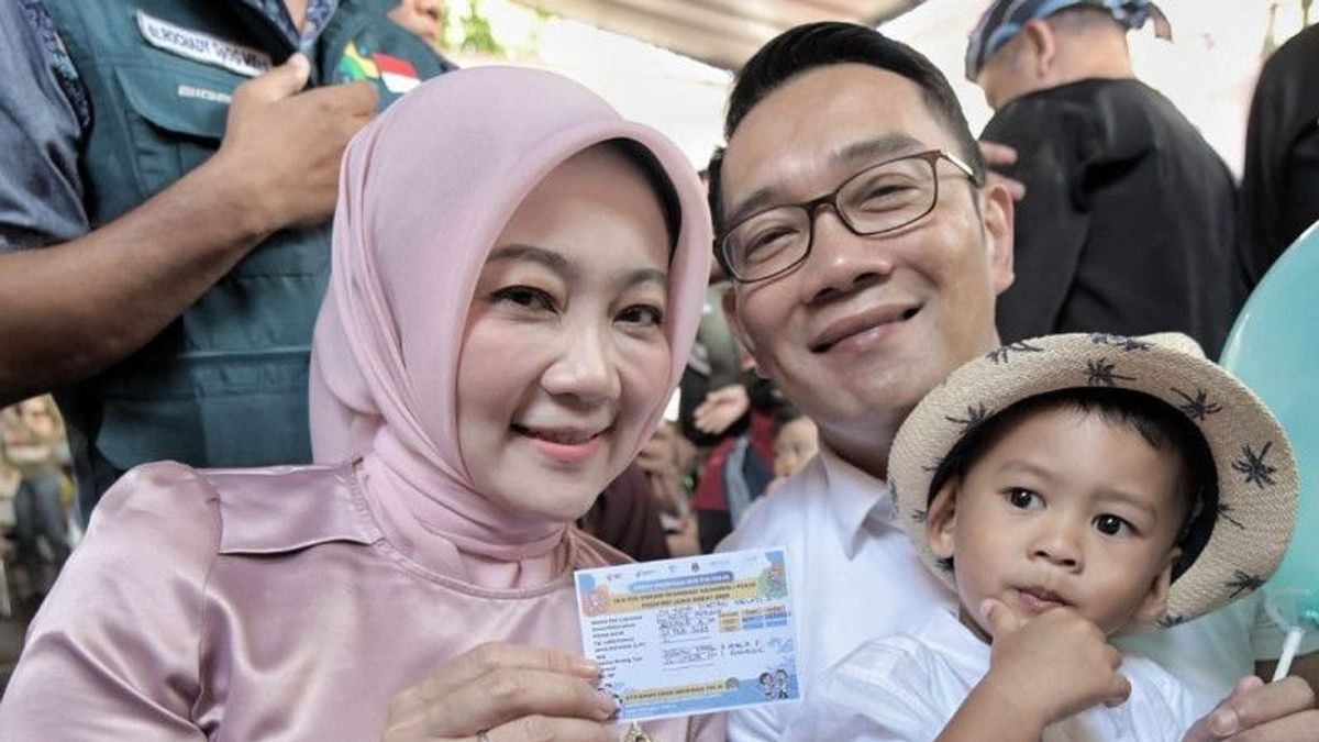 L’épouse de Ridwan Kamil est toujours entrée dans la bourse de Bandung Pilwalkot