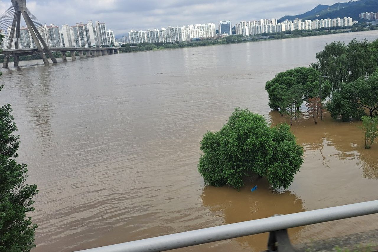 首尔基列德尔大雨造成的洪水九人 2 800所房屋和建筑物受损