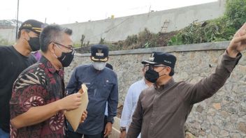 Walkot Bima Arya Soroti 6道路被茂物 - Sukabumi双轨撞击损坏