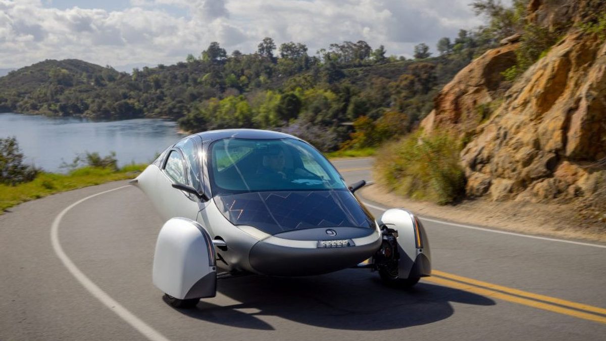 Appearing At CES 2025, This Is A Solar Three-wheeled Electric Car From Aptera