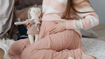 6 Ciri Gerakan yang Menandakan Bayi Alami Posisi Melintang dalam Rahim