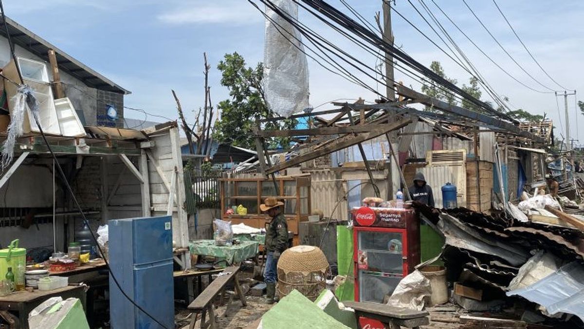 تدمير 191 منزلا، حددت حكومة سوميدانغ ريجنسي حالة الاستجابة الطارئة لأعاصير الرياح