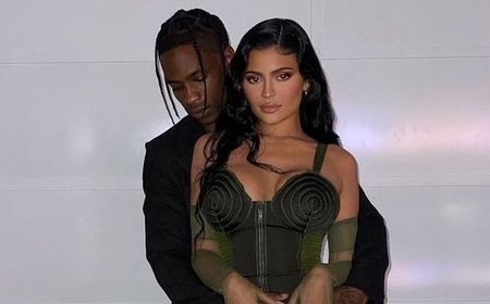 Travis Scott dan Kylie Jenner Angkat Suara soal Ricuh Konser Astroworld