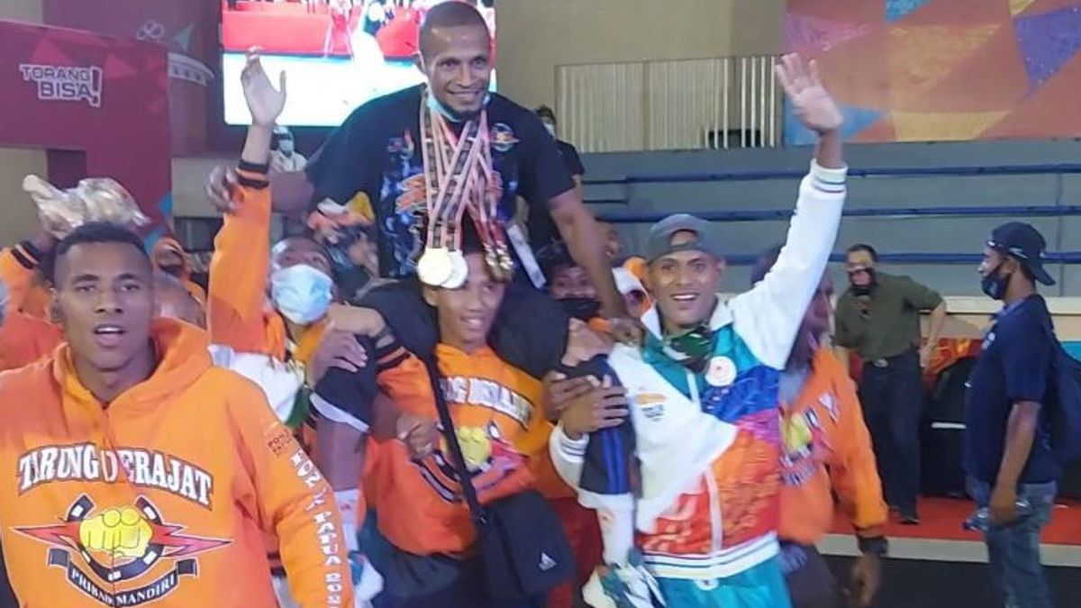 Papua Juara Umum Tarung Derajat PON XX dengan 10 Medali, Manajer Tim Diarak Atlet