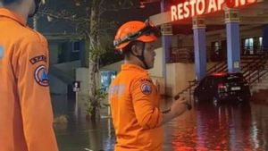 자카르타 홍수, 칠리웅강 범람으로 인해 자카르타 동부 17가구 이재민 발생