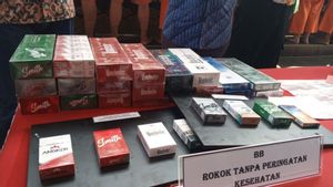 La police a saisi 681 paquets de cigarettes sans avertissement de santé à Cirebon