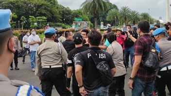 Pria Diamankan Polisi saat Aksi Mahasiswa 21 April, Rekannya Tegaskan Dia Bukan Provokator