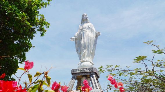 BPOLBF 在弗洛雷斯编制天主教宗教旅游活动的旅行地图和日历