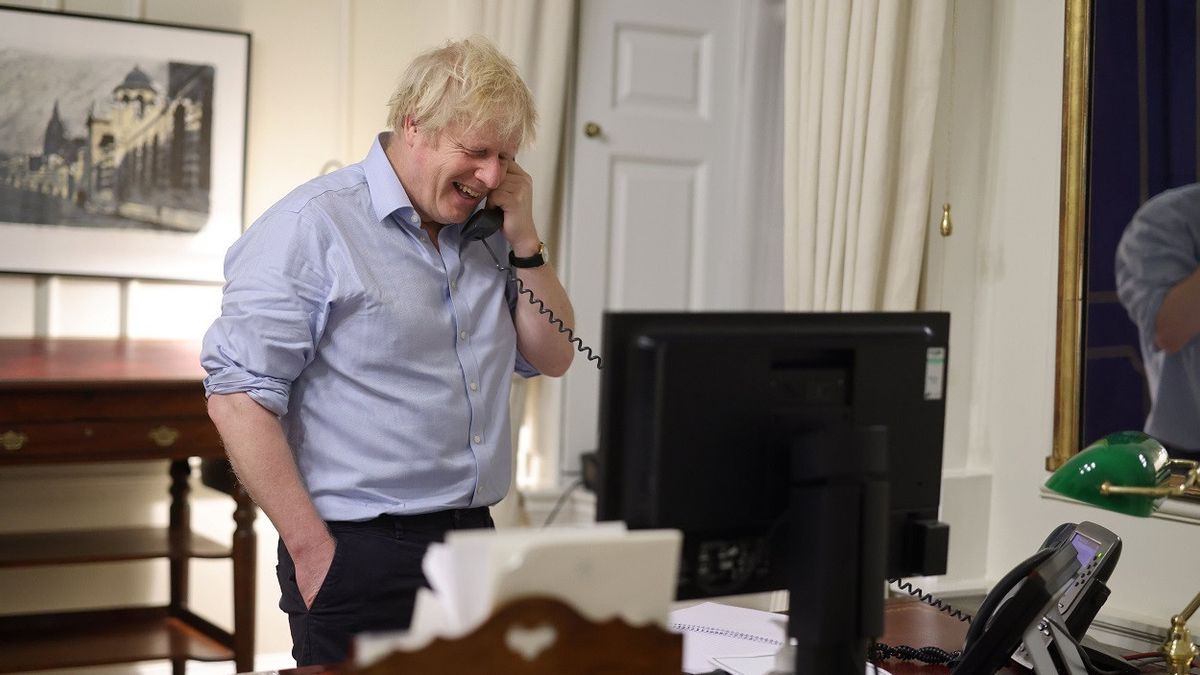 Resigning From The UK PM Boris Johnson's Cabinet Of Ministers Of Finance And Health, This Is Considered By Rishi Sunak And Sajid Javid