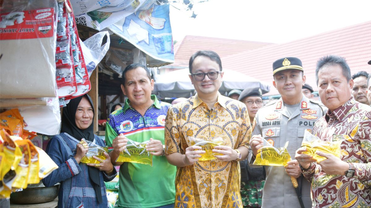 Reviewing Depok At Bukit Sulap Market, Deputy Minister Of Trade Jerry: Price And Stable Stock